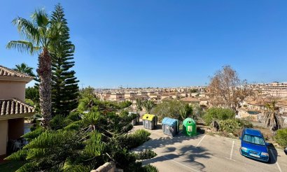 Resale - Villa - Torrevieja - Los altos