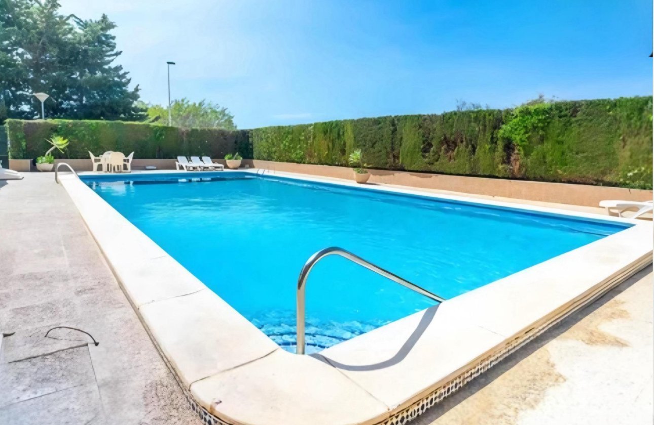 Resale - Villa - Torrevieja - Los altos