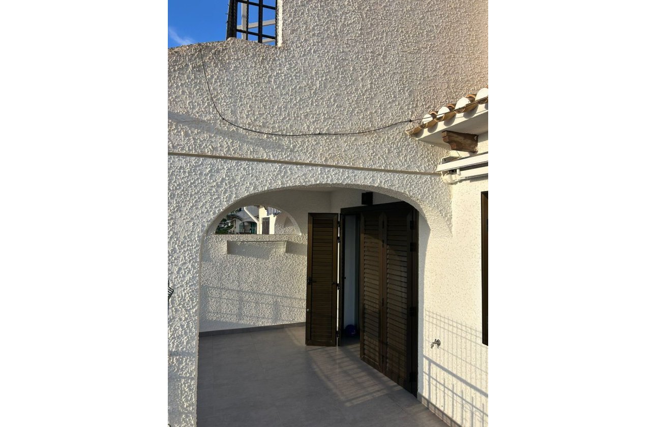 Resale - Apartment / flat - Cabo Roig