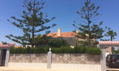 Resale - Villa - Torrevieja