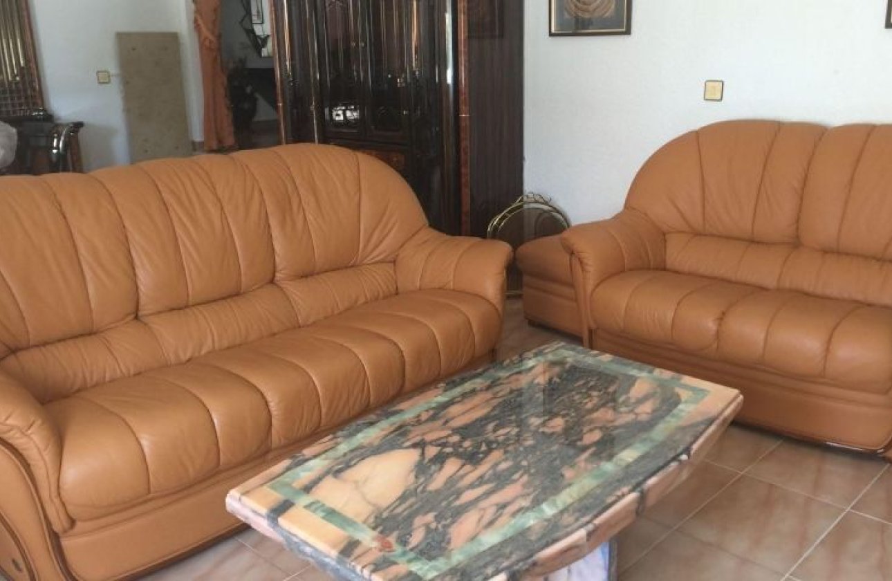 Resale - Villa - Torrevieja