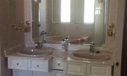 Resale - Villa - Torrevieja