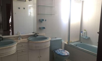 Resale - Villa - Torrevieja