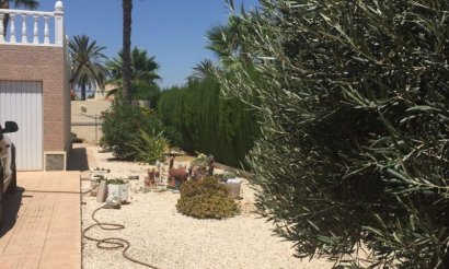 Resale - Villa - Torrevieja