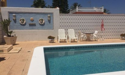 Resale - Villa - Torrevieja
