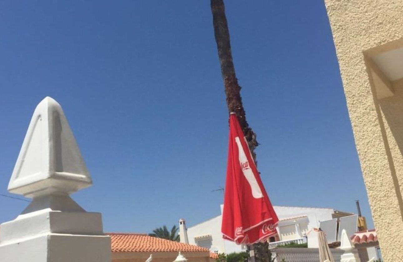 Resale - Villa - Torrevieja