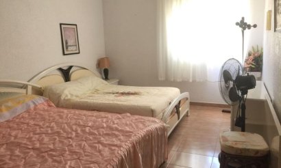 Resale - Villa - Torrevieja