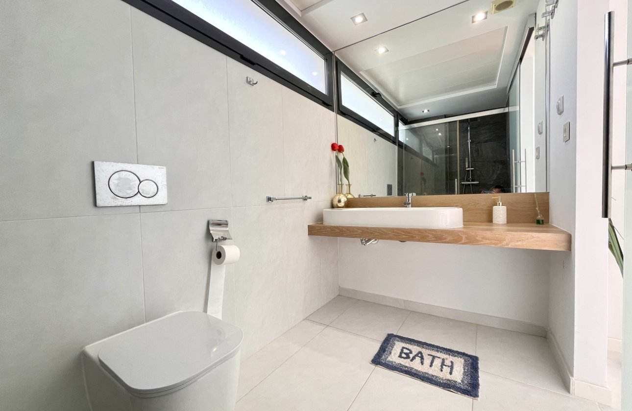 Resale - Villa - Los Dolses